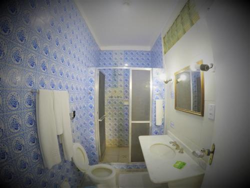 Et badeværelse på Mara Palace Hotel