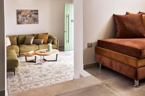 Gallery image of EmGard Suites Kythnos in Kithnos
