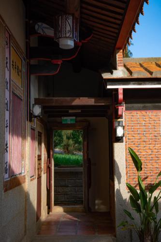 Edificio en el que se encuentra la habitación en casa particular