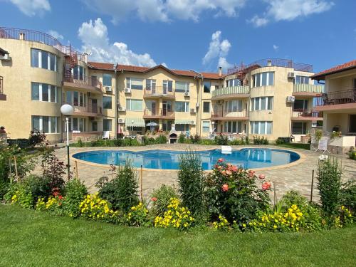 Fotografie z fotogalerie ubytování Apartments in complex Daisy v destinaci Kranevo