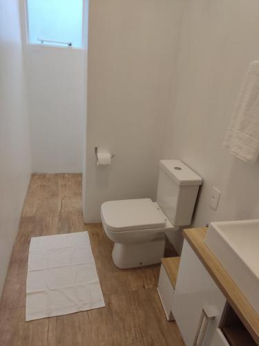 Bilik mandi di Pousada Vila dos Sonhos