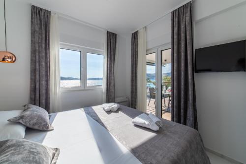 Vagabundo beachfront apartment 2 - Luxury - Sea views - Free parking