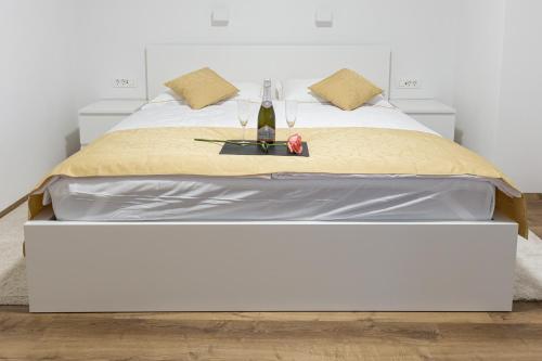 Ένα ή περισσότερα κρεβάτια σε δωμάτιο στο ININ APARTMENTS