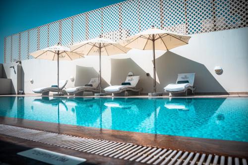 Swimming pool sa o malapit sa Suha Creek Hotel Apartment, Waterfront Jaddaf, Dubai