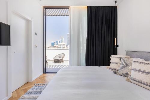 Blue Sky Penthouse by Five Stay