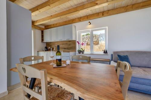 Stone House – Photos 5