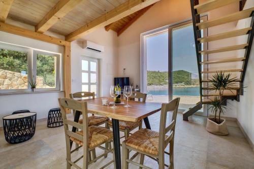 Stone House – Photos 2