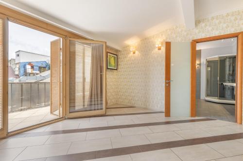 Fotografia z galérie ubytovania Deribasivska Cozy 4-room Apartment v Odese