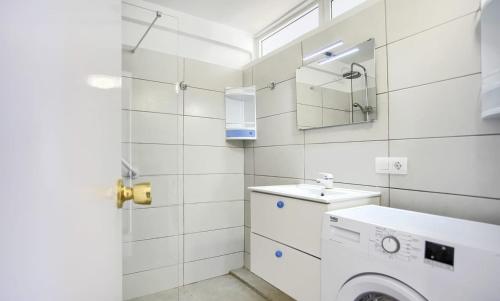 A bathroom at Studio with sea view in Borinquen