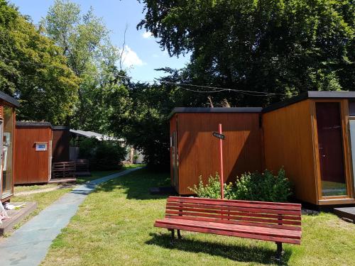
Ein Garten an der Unterkunft EASY Lodges Berlin
