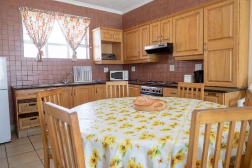 Кухня или мини-кухня в Seabrook holiday apartments
