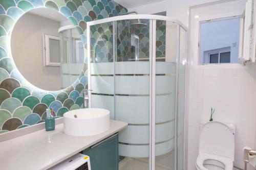 A bathroom at Cap de Mar CULLERA