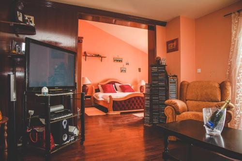 Apartment and Room Tacy