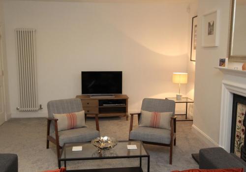 City Centre New Town 2 Bedroom Flat photo 13