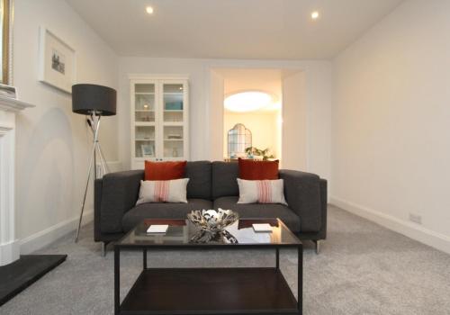 City Centre New Town 2 Bedroom Flat photo 14