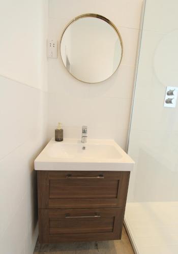 City Centre New Town 2 Bedroom Flat photo 23