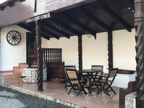 Afbeelding uit fotogalerij van Lele Maria's Cottage in Arpaşu de Sus