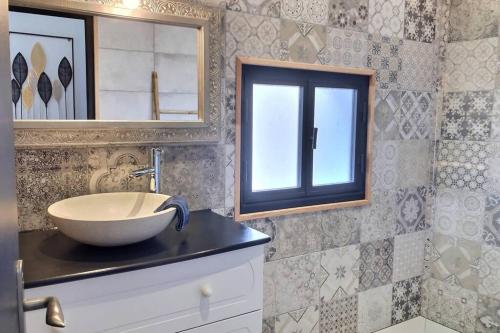 Ванная комната в Spacieux, terrasse, vue imprenable Moustiers #6