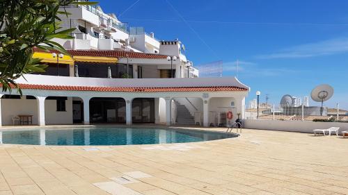 Albufeira, Sea and old town view (32)