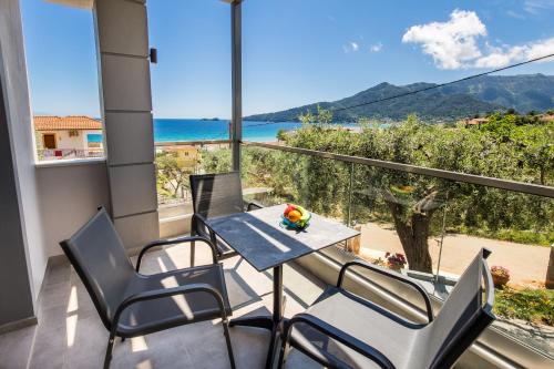 Gallery image of VERANO LUXURY STUDIOS in Chrysi Ammoudia