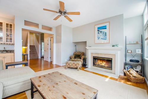Sunset Serenade & Arbor Abode – Photos 2