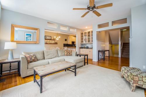 Sunset Serenade & Arbor Abode – Photos 3