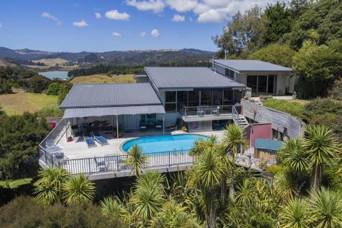Gallery image of King's View Lodge in Whangaroa