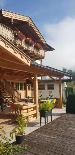 Un balcón o terraza en Hotel Sonnenlicht Maria Alm
