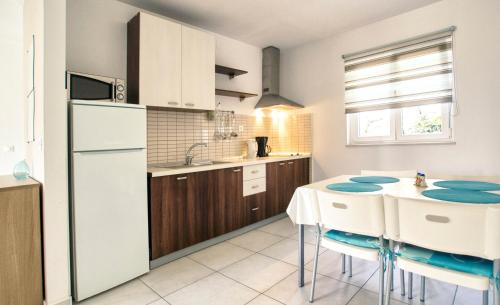 Gallery image of Apartments SVI-MI in Gradac