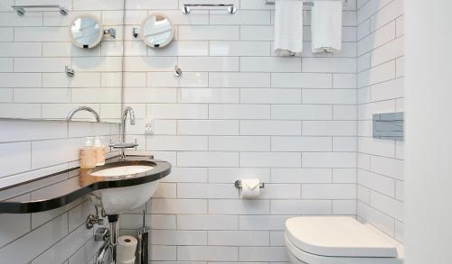 Bilik mandi di Jørgensens Hotel