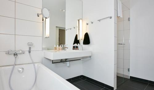 Bilik mandi di Jørgensens Hotel