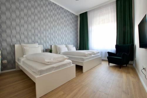 Photo de la galerie de l'établissement Premium Apartment by Hi5 - ASTORIA 4 bedroom, à Budapest