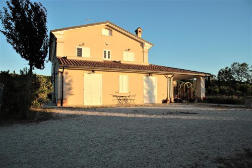 El edificio en el que está la estancia rural