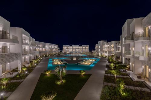 The swimming pool at or close to Tanoak Resort