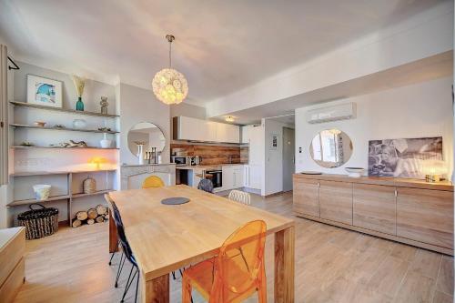 Upstays - Sea view apartment - 3 min from beach