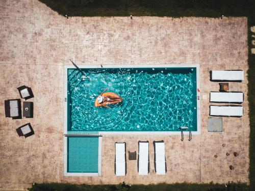 Πισίνα στο ή κοντά στο Villa Sophie - Sunny Retreat!