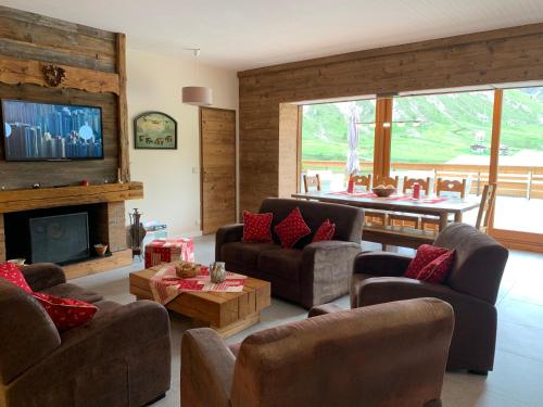 Chalet Canvolan, 7 pièces, 12 personnes, Tignes le Lac, sur terrasse et jardin