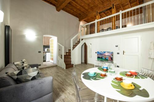 Sunrise Apartment by Mamo Florence