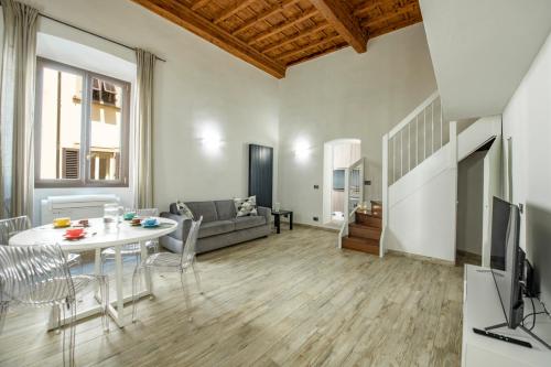 Sunrise Apartment by Mamo Florence