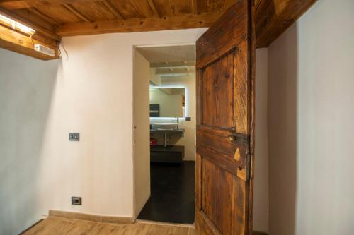 Sunrise Apartment by Mamo Florence
