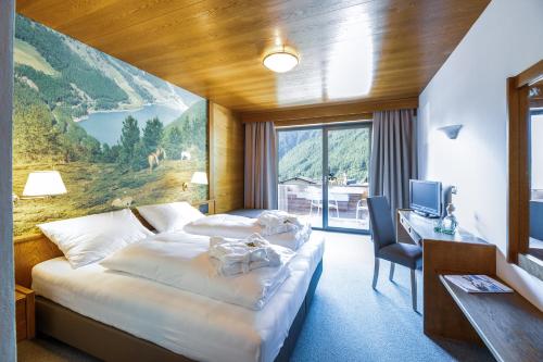 Gallery image of Berghotel Tyrol in Senales