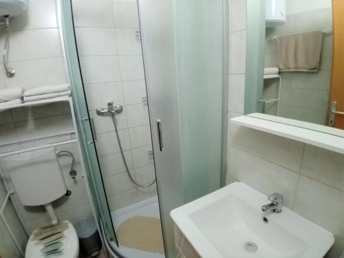 Kúpeľňa v ubytovaní Apartment Karlito