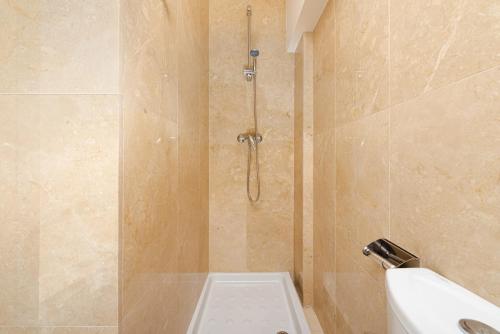 Ванная комната в Magnificient Furnished Francisco Remiro Apartments in Guindalera