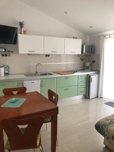 Gallery image of Apartmani ROBERTA in Bol