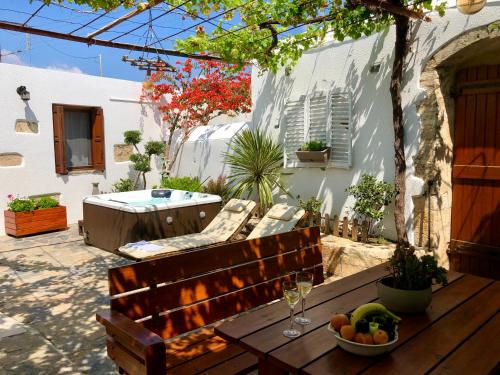 Avli Traditional Home with Private Jacuzzi