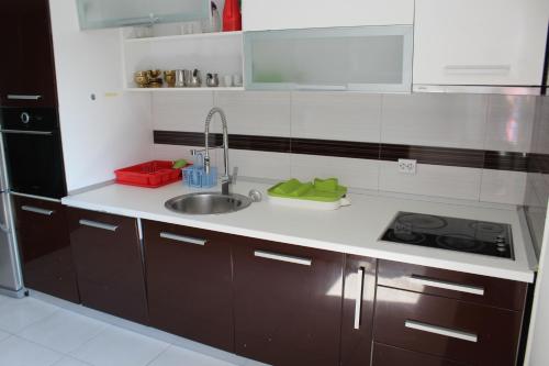 Kitchen o kitchenette sa Villa Čengić