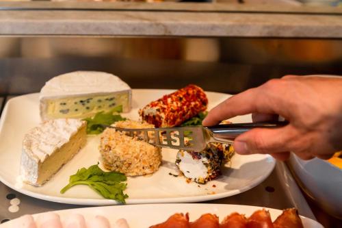 B&Bの敷地内または近くでの食事または食べ物