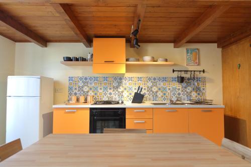 Η κουζίνα ή μικρή κουζίνα στο Sunny Flat - SELF Apartments