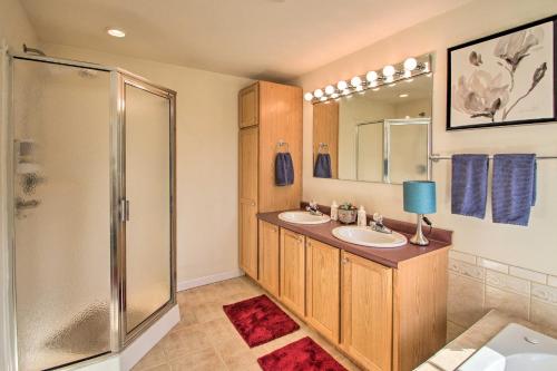 A bathroom at North Conway Home with Access to 5 Private Beaches!