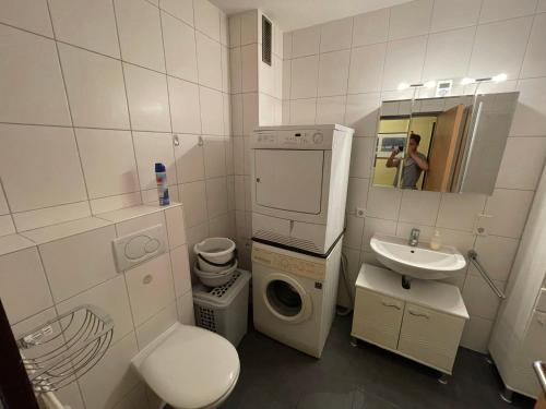 Bathroom sa Schöne einfache Ferienwohnung mitten in Oldenburg